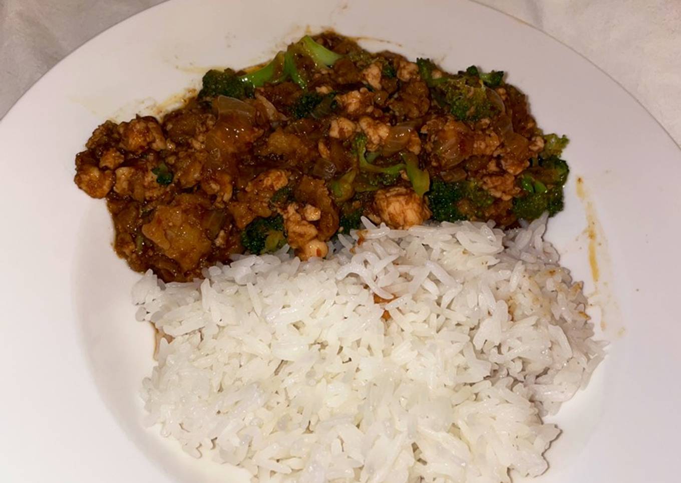 Quick Chinese chicken with broccoli and spicy black bean sauce