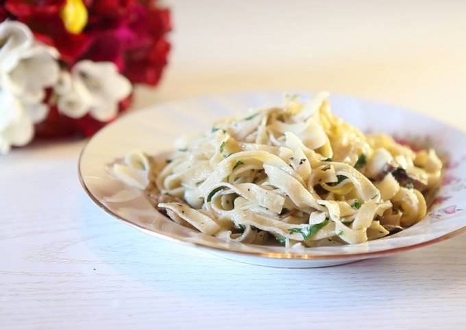 Pasta Fetuchini S Gribami V Slivochnom Souse Poshagovyj Recept S Foto Avtor Recepta Olga Butko Cookpad