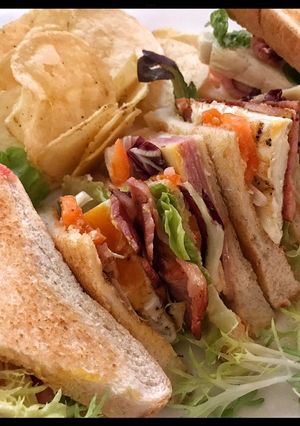 A picture of Classic Club Sandwich.