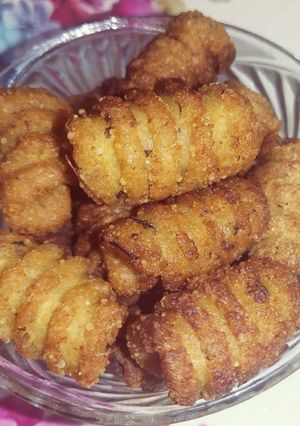 फोर्की सूजी स्नैक्स (forky suji snacks recipe in hindi) रेसिपी मुख्य फोटो