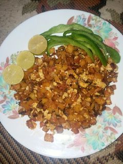 عکسی از دستور املت قارچ و سیب زمینی و تخم مرغ با ادویه خاص😋