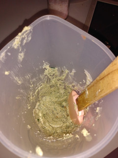 Una foto de Pesto con nuez albahaca ajo