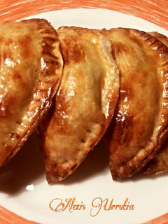 Una foto de Empanadillas de ensalada de patatas, bonito y atún