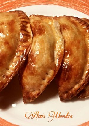 Foto principal de Empanadillas de ensalada de patatas, bonito y atún