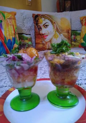 Lauki Aloo ki tikki with Golgappe रेसिपी मुख्य फोटो