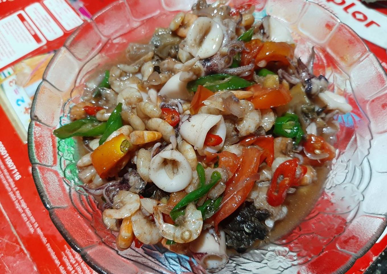 Tumis kerang, cumi, dan udang