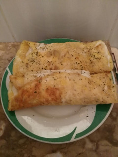 Una foto de Omelette rellenas de queso y mayonesa