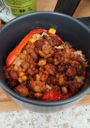 A picture of My stuffed bell peppers 🌶️ vegan. Airfyer.