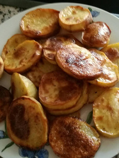 Una foto de Patatas asadas con orégano 🍽👌