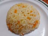 Arroz blanco con zanahoria rallada