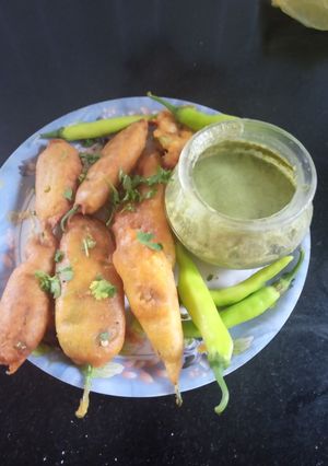 A picture of Chatpata Rajasthani Mirchi vada(Mirchi pakoda).