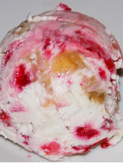 Una foto de Helado con tropezones de fruta