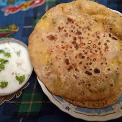 A picture of Aloo paratha.