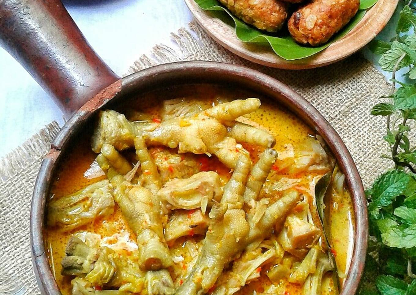 Sayur nangka muda dan ceker ayam