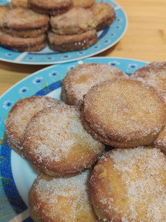 Una foto de Galletas rellenas fritas🍪