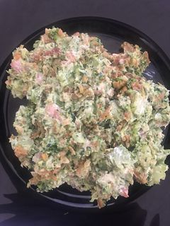 Una foto de Ensalada de brócoli keto