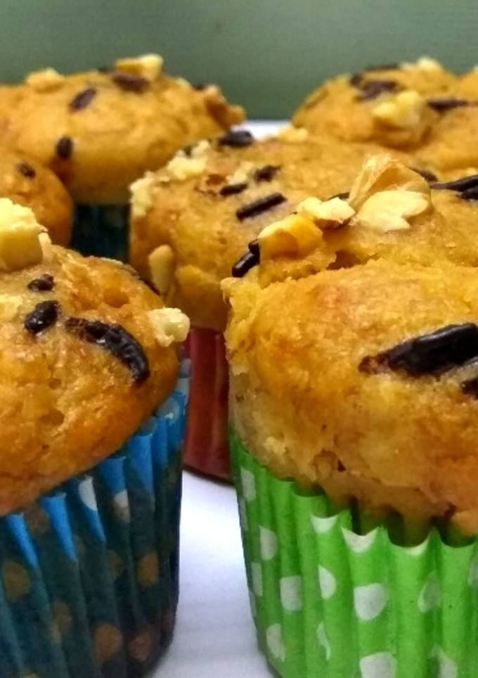 குக்கர் வாழைப்பழ,சாக்லேட் கப்கேக்(BANANA CHOCOLATE CAKE RECIPE IN TAMIL) செய்முறை முக்கிய புகைப்படம்