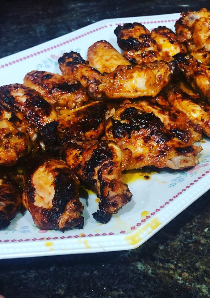 Una foto de Alas de pollo adobadas al horno