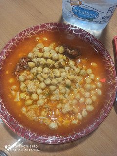 Una foto de Menudo con garbanzos