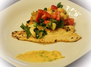 Una foto de Pejerrey marinado, verduras y salsa de hierbas!!