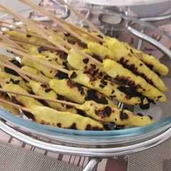 A picture of Sate Lilit Ayam.
