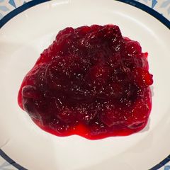 A picture of Thanksgiving Cranberry Sauce.