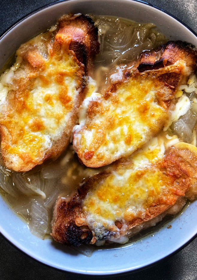 Una foto de Sopa de cebolla auténtica