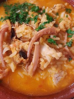 Una foto de Paella de mariscos