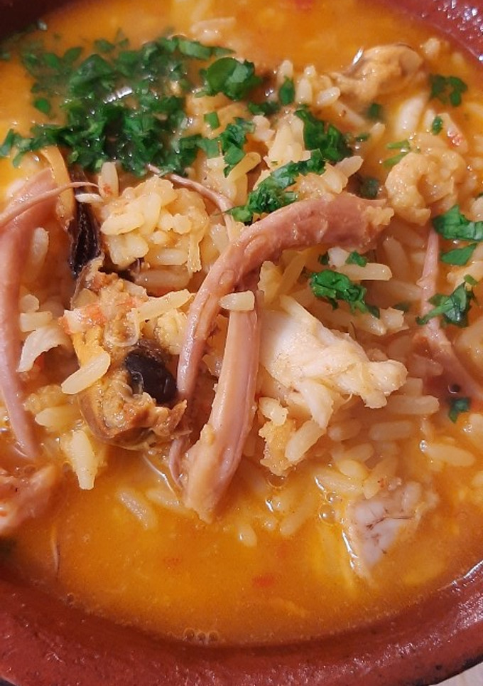 Una foto de Paella de mariscos