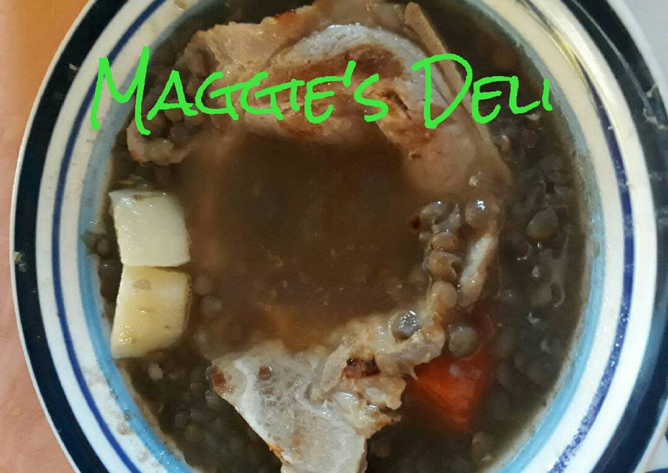 Sopa de lentejas con chuleta de puerco