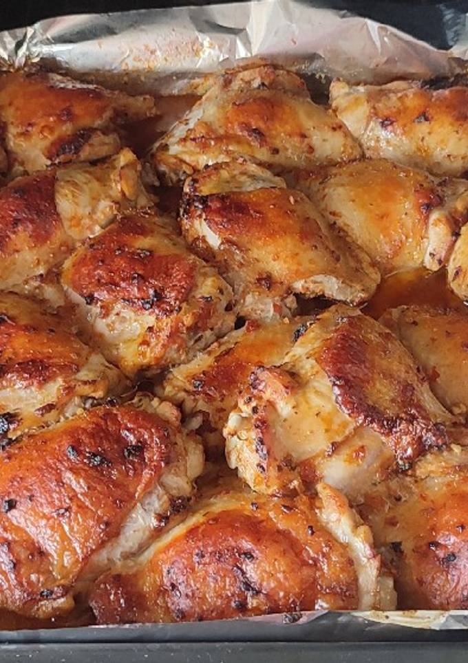 Запечені курячі стегна в пікантному маринаді😋