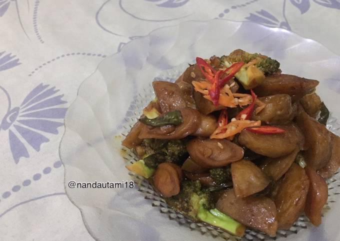 Resep Tumis Kecap Bakso Sosis Brokoli Oleh Nandautami18 Cookpad