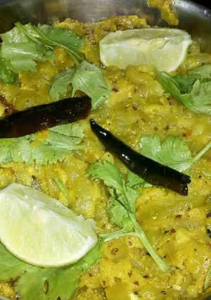 A picture of Chichinge Chhechki (Fried Snake Gourd).
