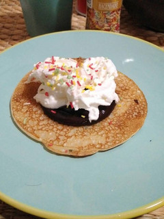 Una foto de Creps fáciles nata y chocolate