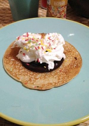 Una foto de Creps fáciles nata y chocolate