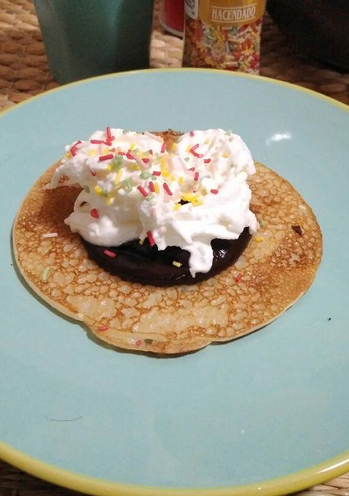 Una foto de Creps fáciles nata y chocolate