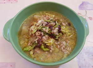 Foto di Minestra di verza, patate e orzo