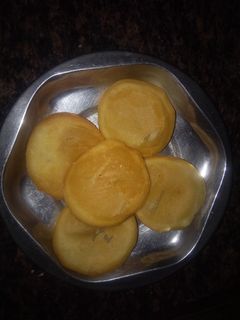 मीठी पुरी (Meethi Puri recipe in Hindi) रेसिपी मुख्य फोटो