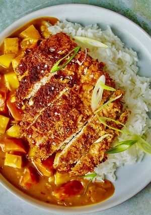 Ropogós csirke almás curry szósszal recept fotója