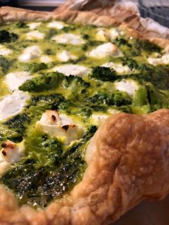 Une photo de Tarte épinards brocolis-chèvre frais