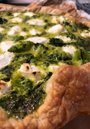 Une photo de Tarte épinards brocolis-chèvre frais