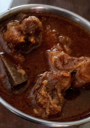 झणझणीत मटण रस्सा | मटणाचा रस्सा (Mutton Rassa Recipe in Marathi) रेसिपी चे मुख्य फोटो 