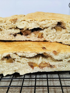 Una foto de Pan plano de nueces en microondas y airfryer