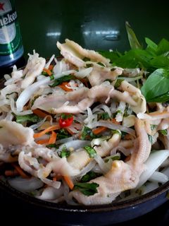 Hình của món Nộm chân vịt rút xương.