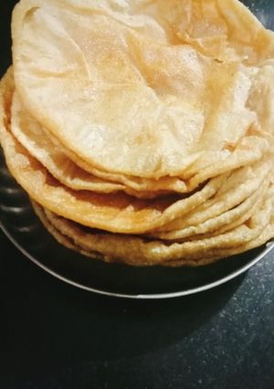 पूरी (poori recipe in Hindi) रेसिपी मुख्य फोटो