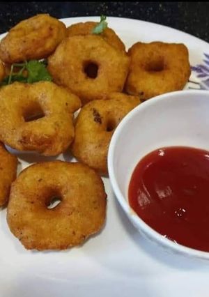 सांबर वड़ा  (sambar vada recipe in Hindi) रेसिपी मुख्य फोटो