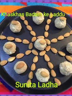 खसखस बादाम के लडडू (Khas khas badam ke ladoo recipe in Hindi) रेसिपी मुख्य फोटो