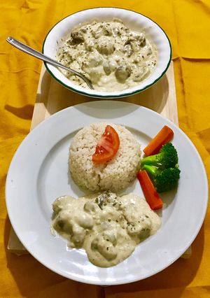 A picture of Creamy garlic mushroom.