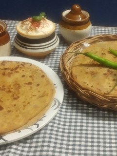 A picture of Aloo paratha.