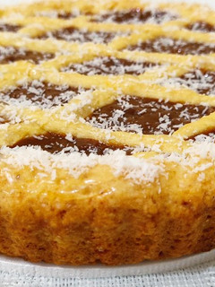 Una foto de Pasta frola de dulce de leche 😋😋
